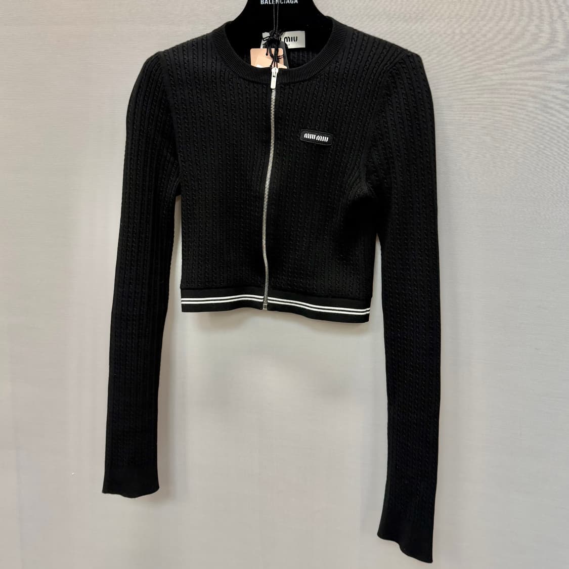 미우미우 로고 크롭 니트집업 ( 33 ) 상품이미지2