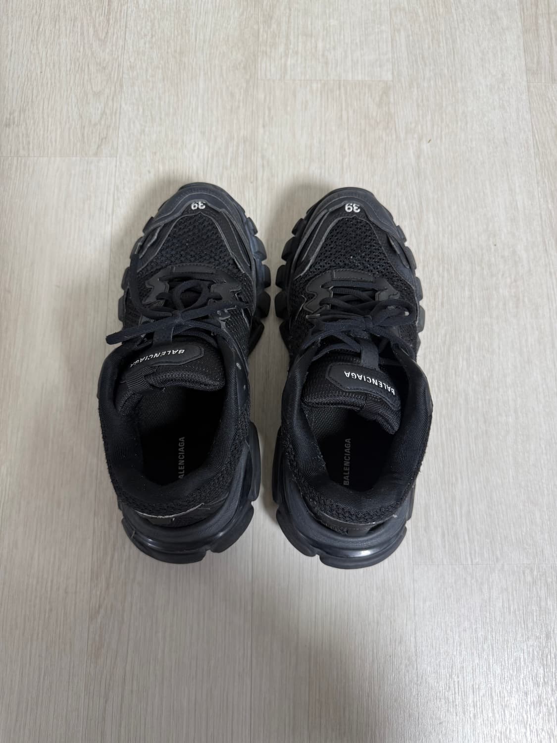 발렌시아가 트랙3 39 팝니다 상품이미지2