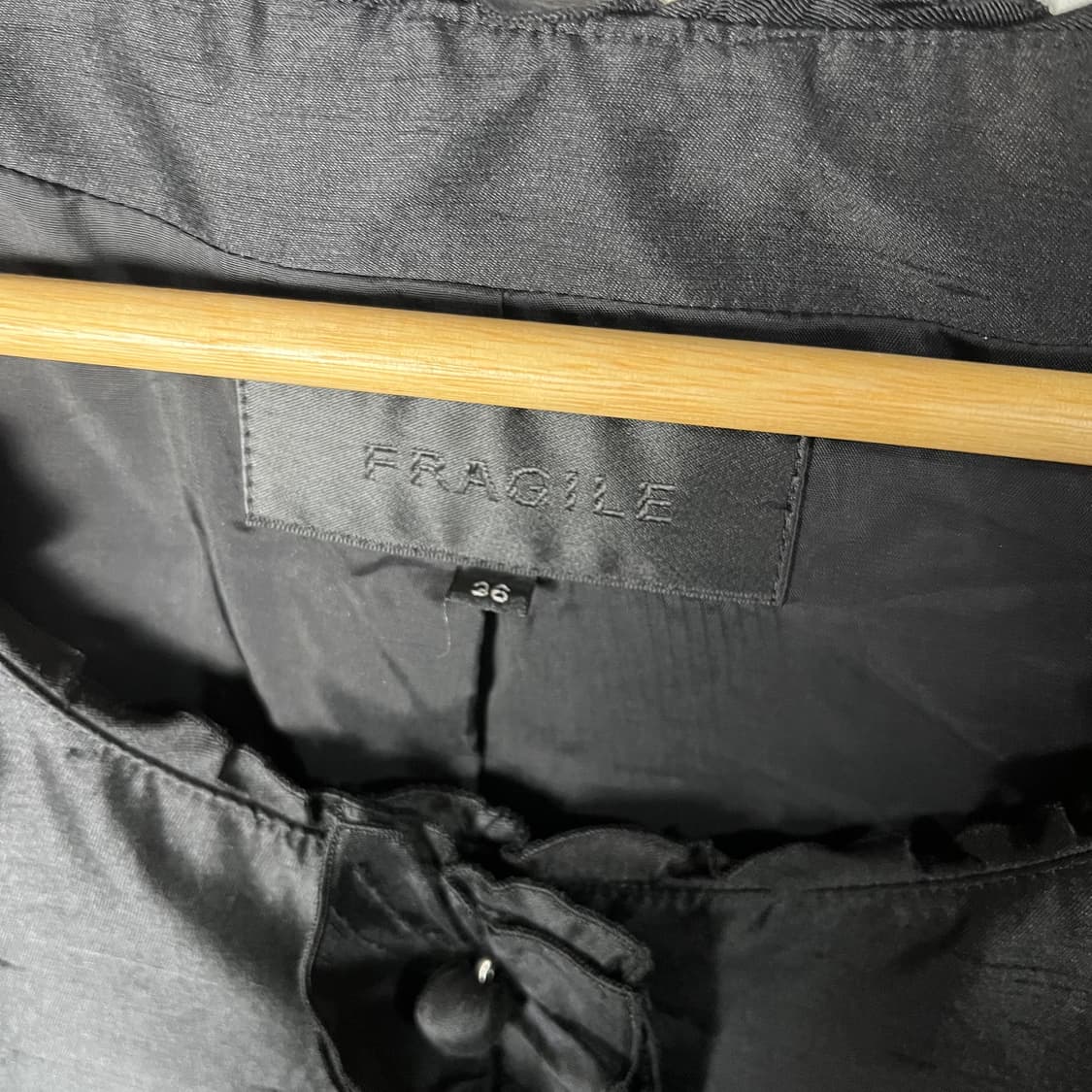 [FRAGILE] 빈티지 프릴 퍼프 스냅 블라우스 상품이미지4