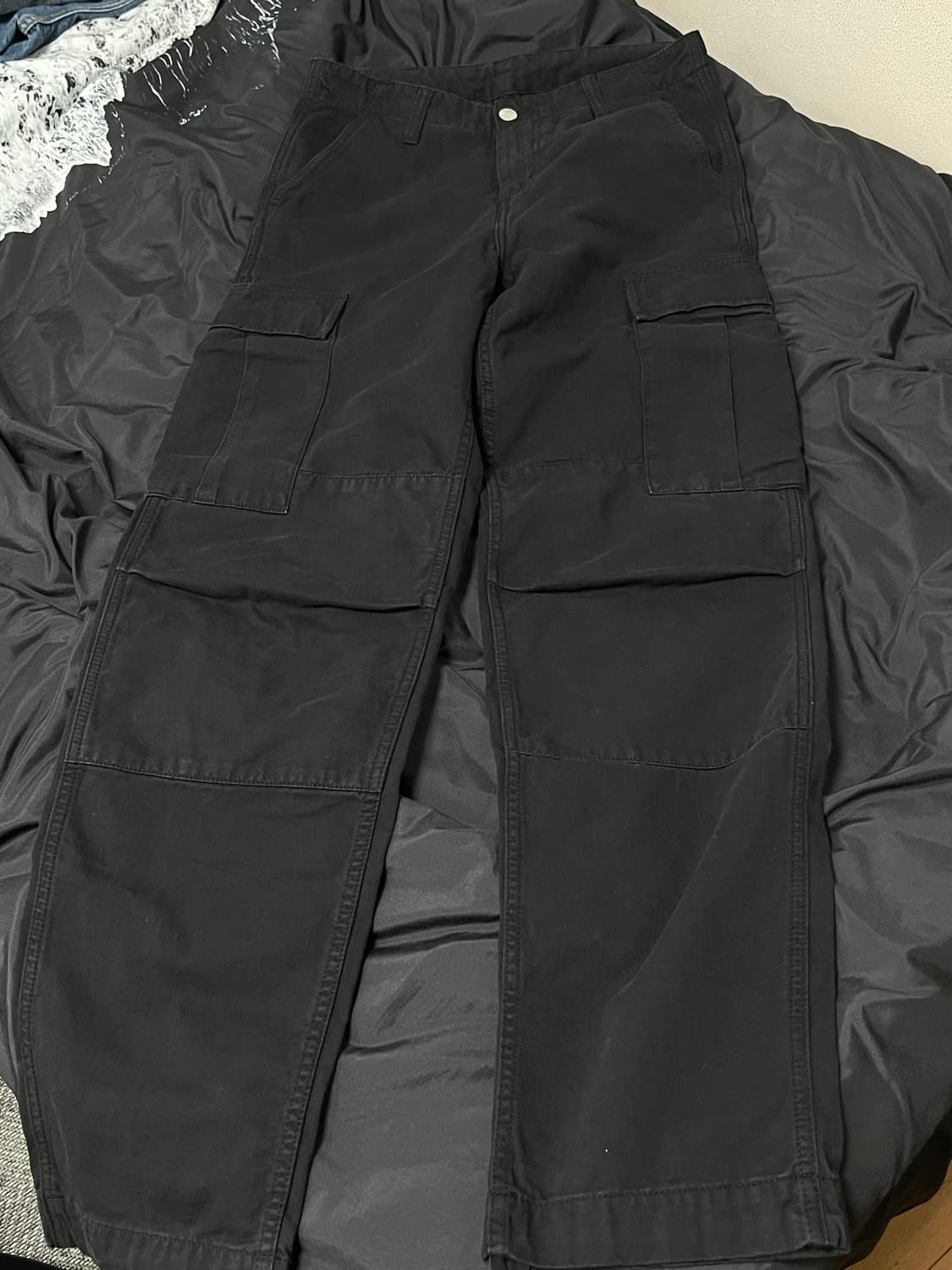 칼하트 WIP 모라가 트윌 레귤러 카고 팬츠 블랙 상품이미지1