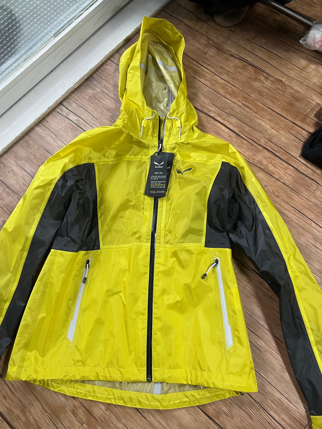 살레와 바람막이 팝니다 상품이미지1