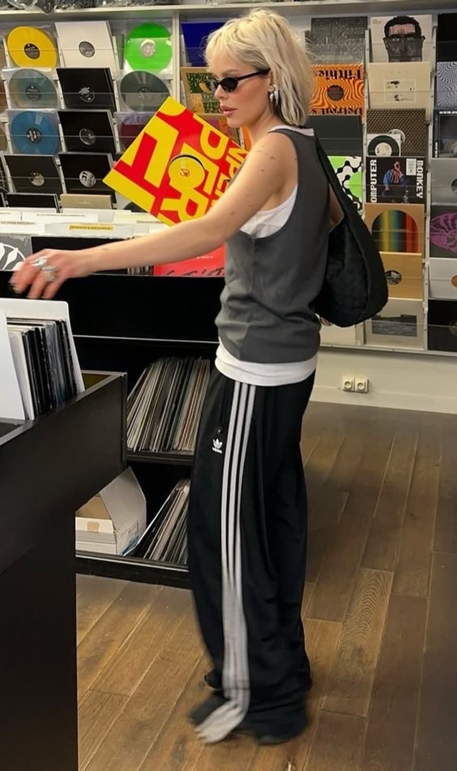 아디다스 아디컬러 배기핏 파이어버드 트랙 팬츠 블랙 상품이미지2