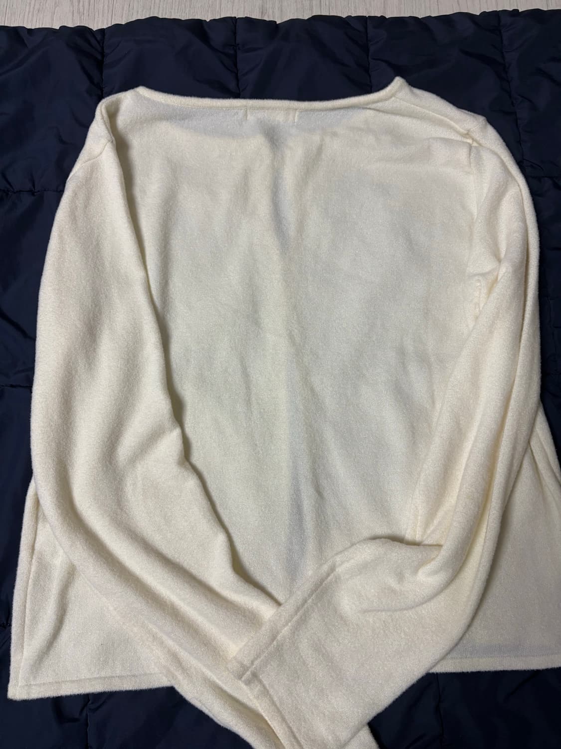 오브네어 Serre Button Cardigan Spring Ivory 상품이미지3