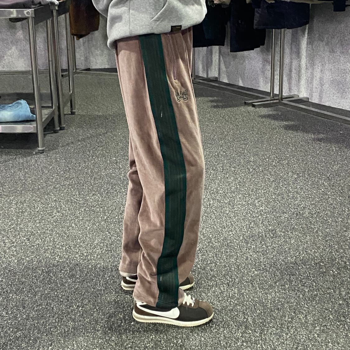 니들스 스몰로고 벨벳 트랙탑 팬츠 B3156 상품이미지2