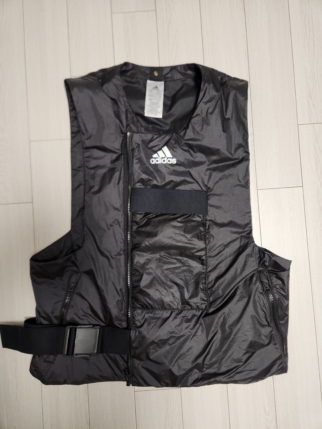 아디다스 패딩조끼 다운 베스트 콜드 레디 FT2417(새상품급)M~L

 상품이미지6