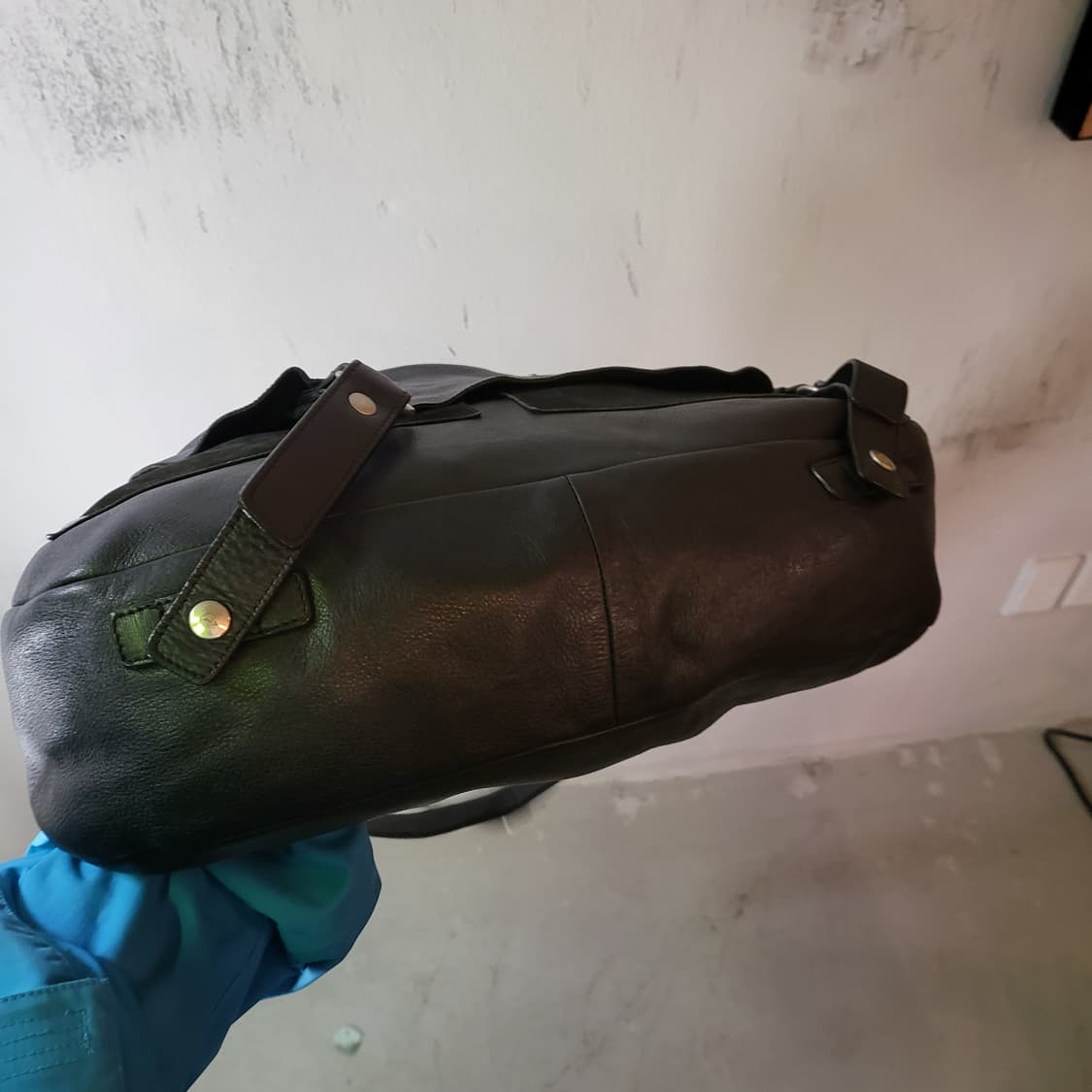 만다리나덕 레더 크로스백 상품이미지8