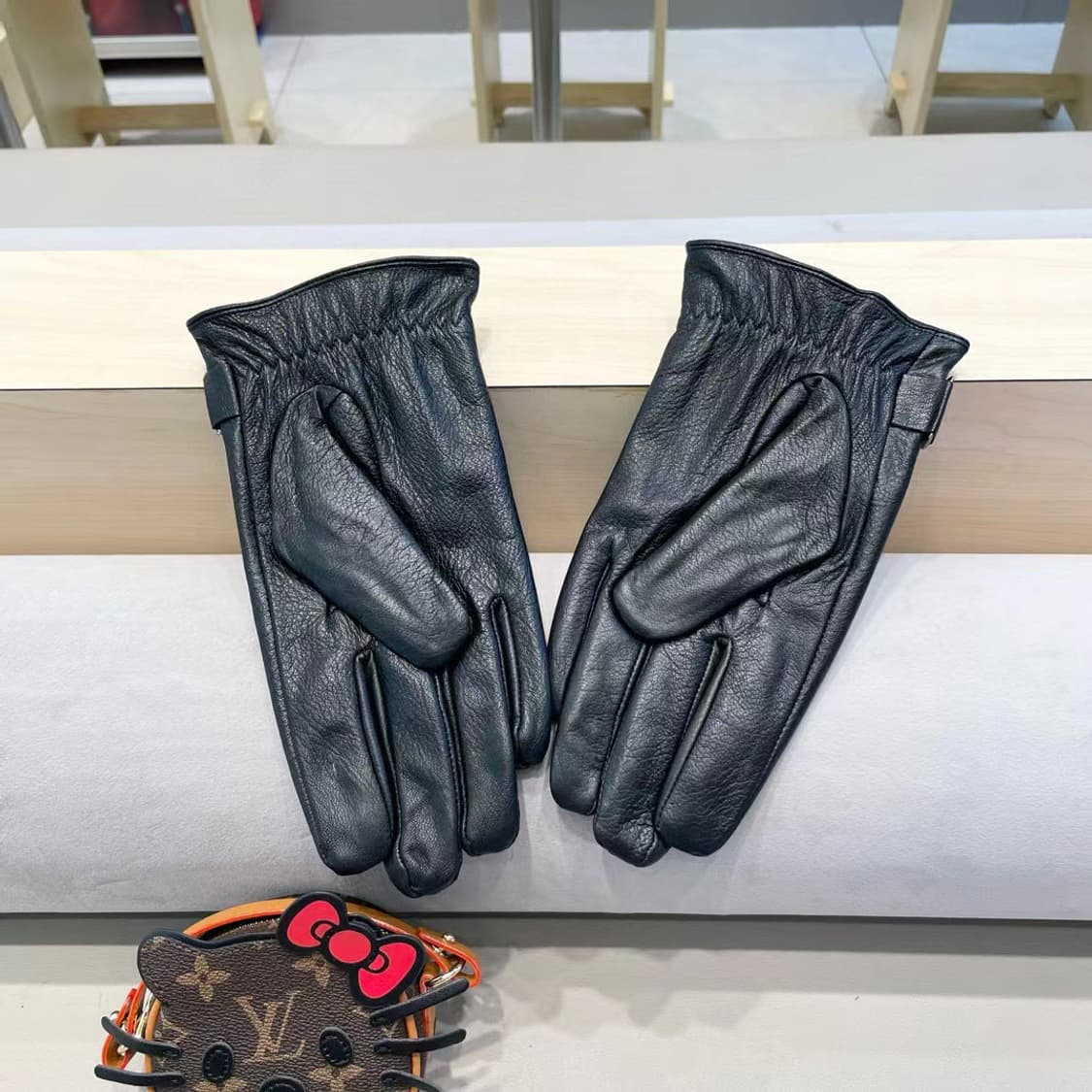 프라다 장갑 여성 기모
 상품이미지4