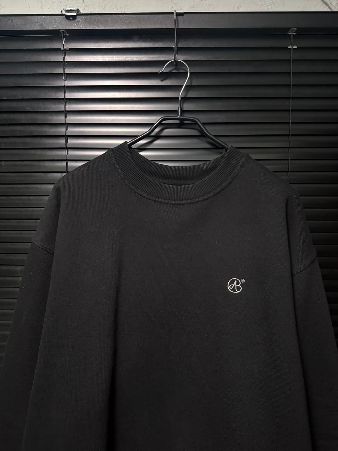 앤더슨벨 시그니처 엠블럼 스웻 셔츠 맨투맨 L 100 블랙 자수 기모 상품이미지4