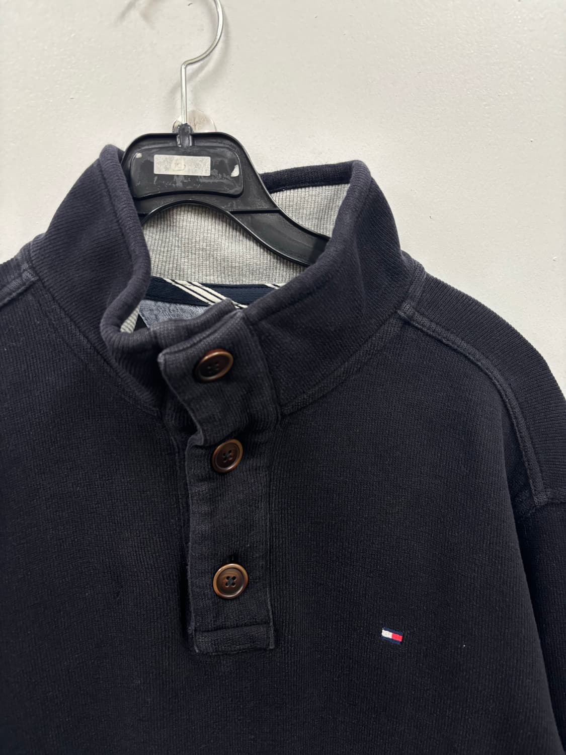 타미힐피거 반버튼 니트 상품이미지2