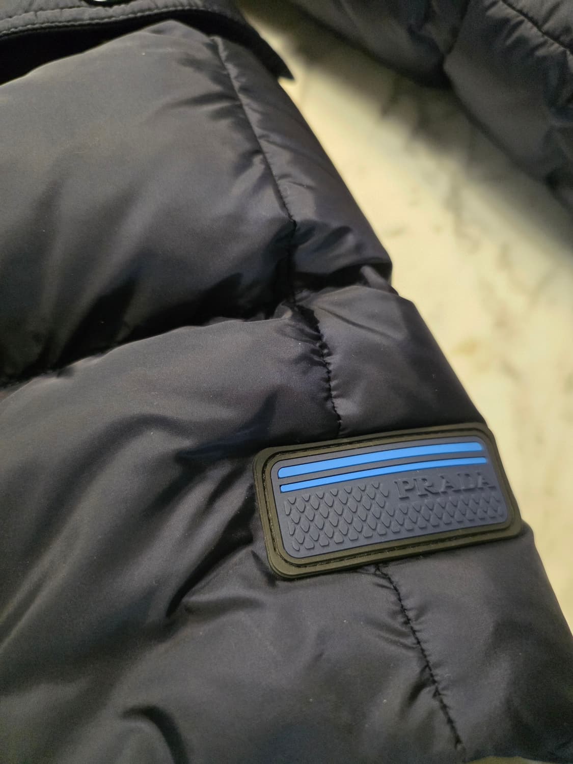 프라다 여성 패딩 38S 네이비 갤러리아 구매 정품 상품이미지2