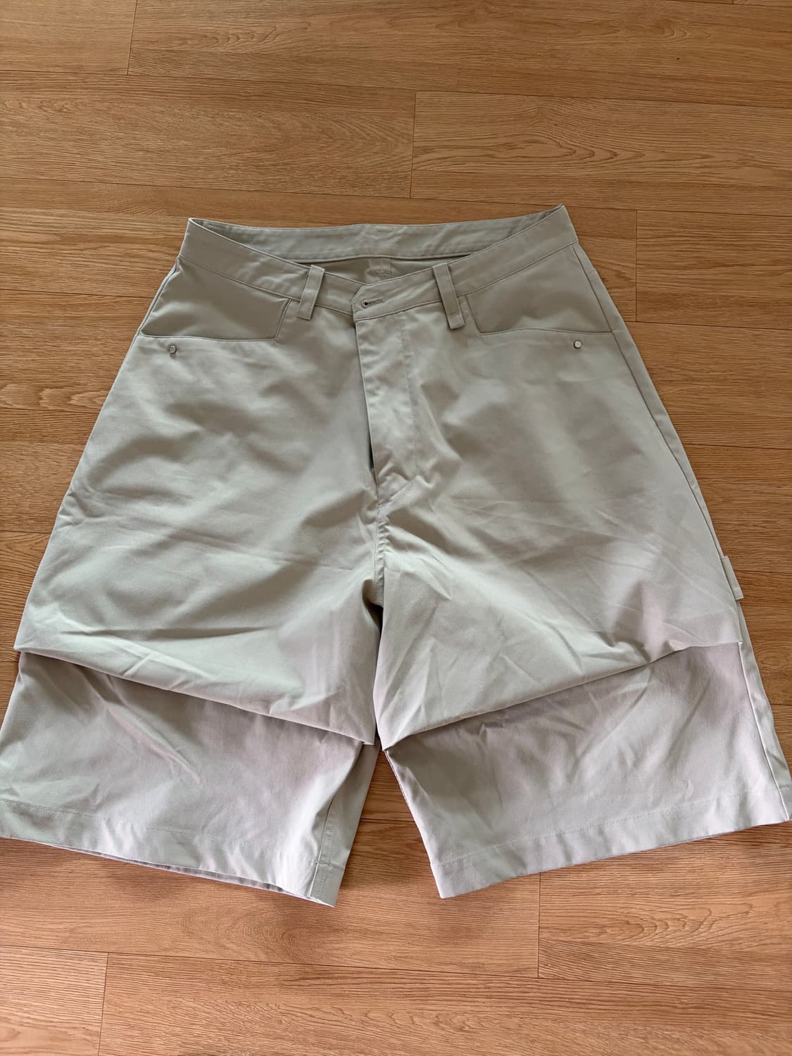 논노드 알파인 카펜터 쇼츠 베이지 2 상품이미지2