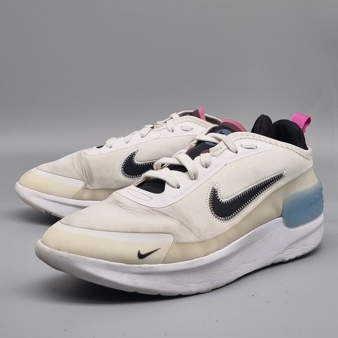 나이키 아믹사10 운동화240 상품이미지1