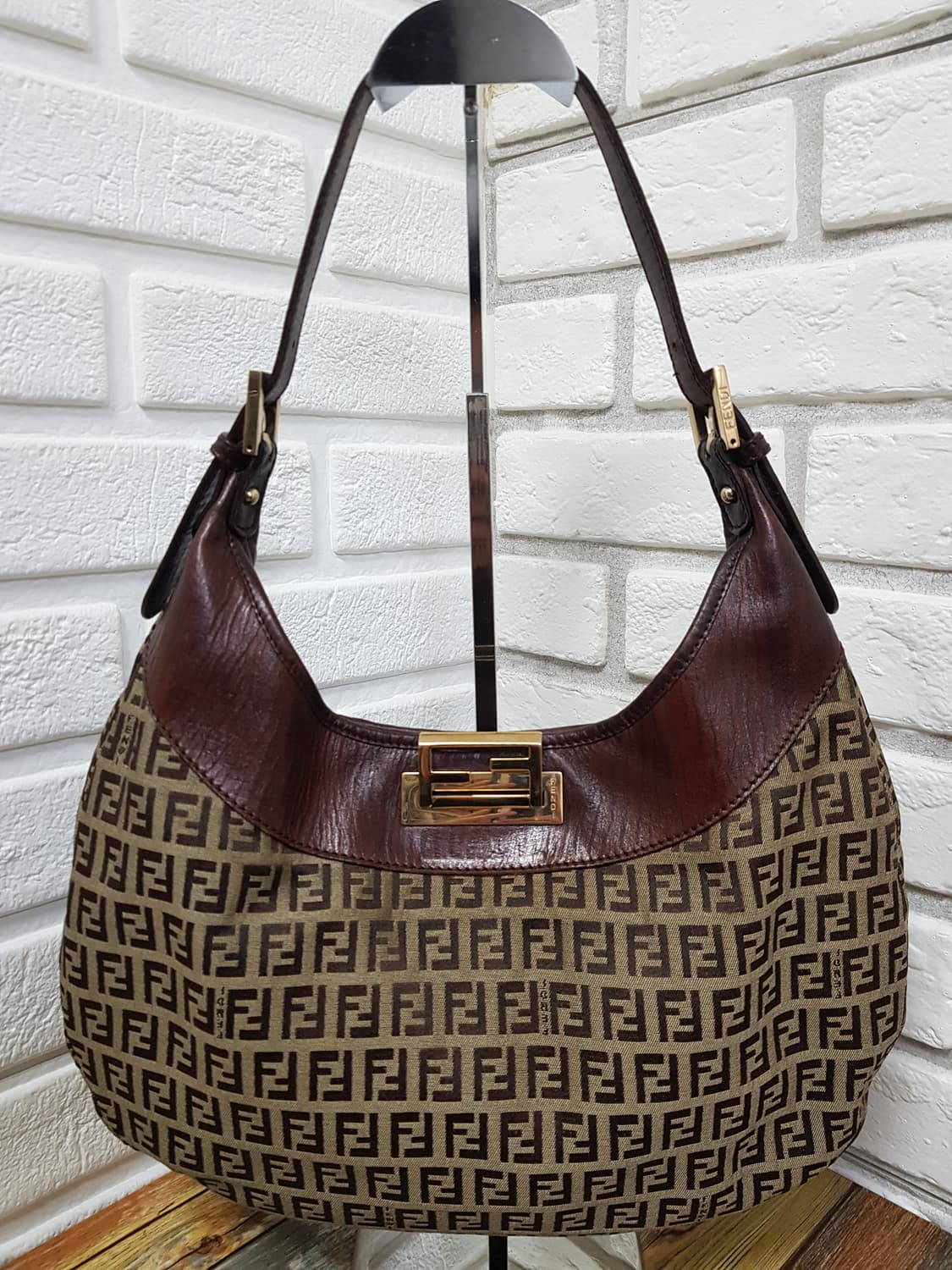 [정품] 펜디 주카 금장 호보백 브라운 상품이미지3