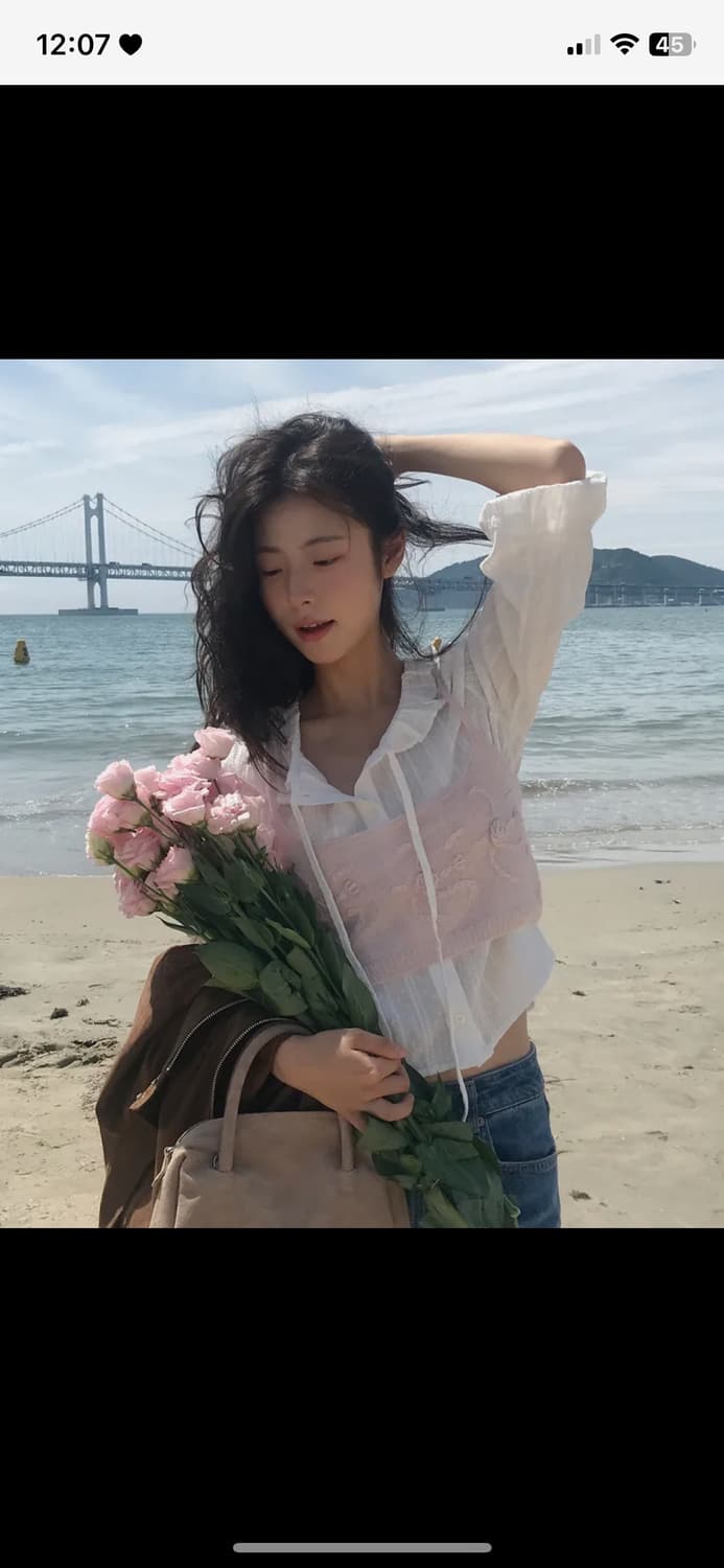 [정가8.8만원/신예은착용] 레터프롬문 클레어 리본 블라우스 상품이미지1