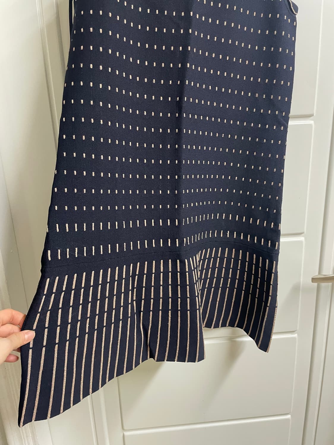 TED BAKER네이비골드 슬리브리스 원피스 상품이미지7