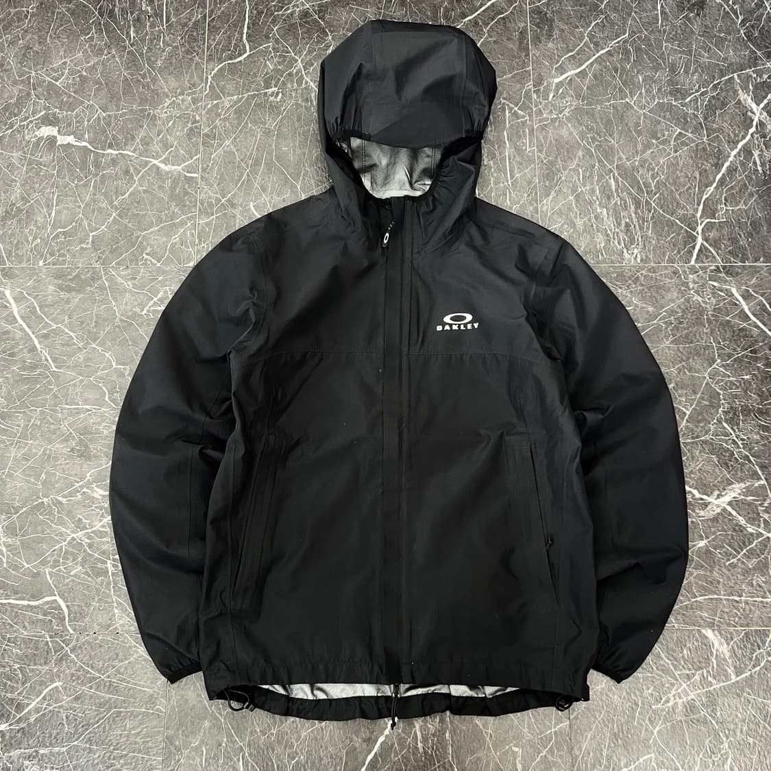 오클리 엘리먼츠 쉘 자켓 2.0 블랙아웃 상품이미지1