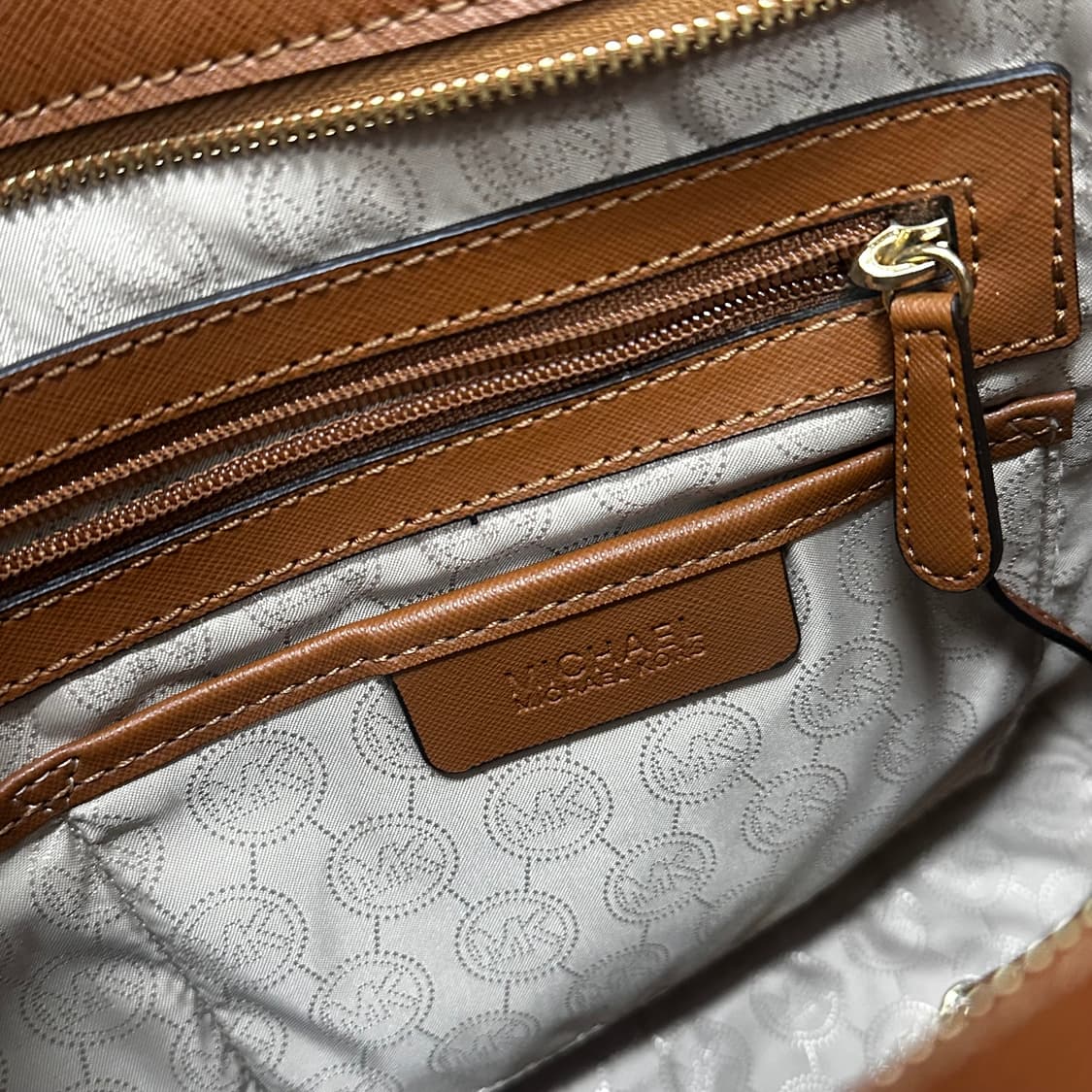 마이클코어스 라지 금장 사피아노 셀마 여성 숄더백 브라운 상품이미지8