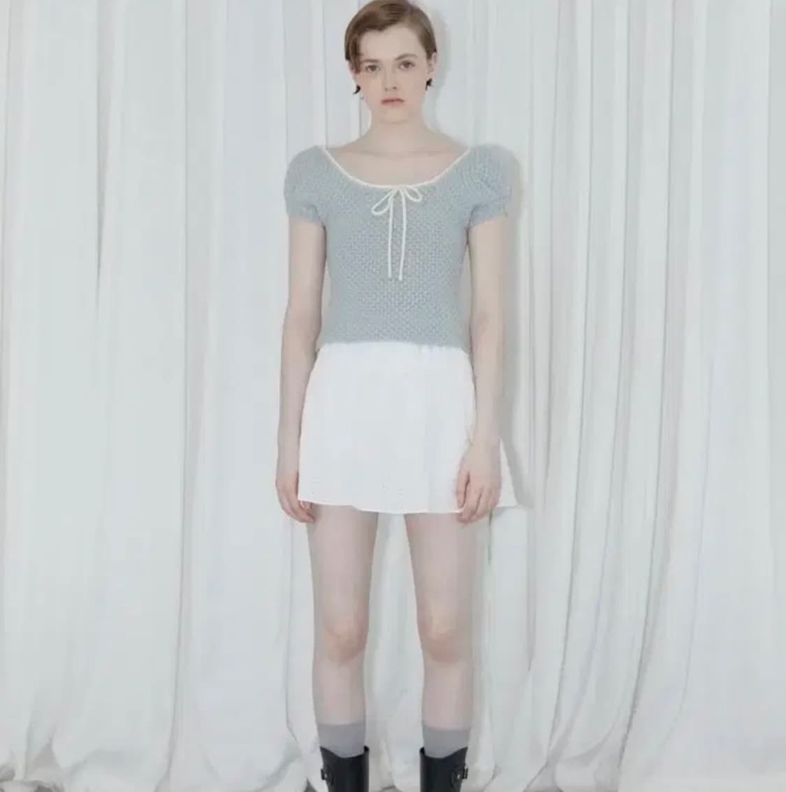 시눈 퍼프 하프 니트 탑 라이트 블루 상품이미지1