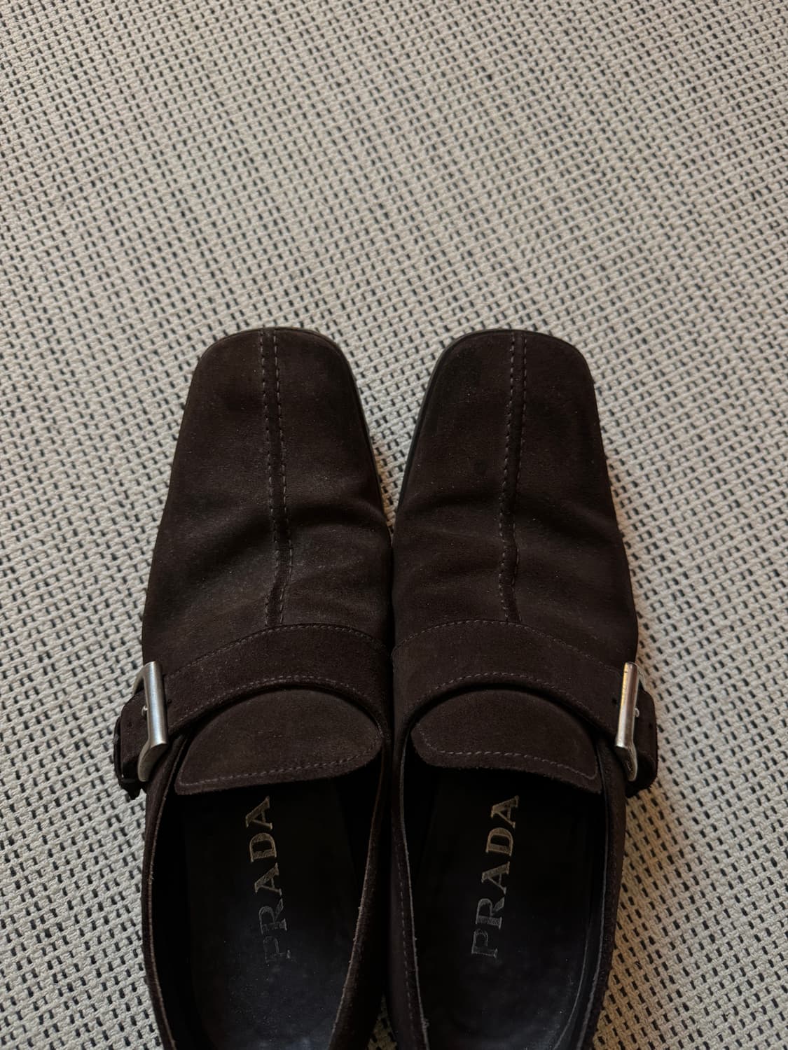 프라다 버클 스웨이드 로퍼 상품이미지3