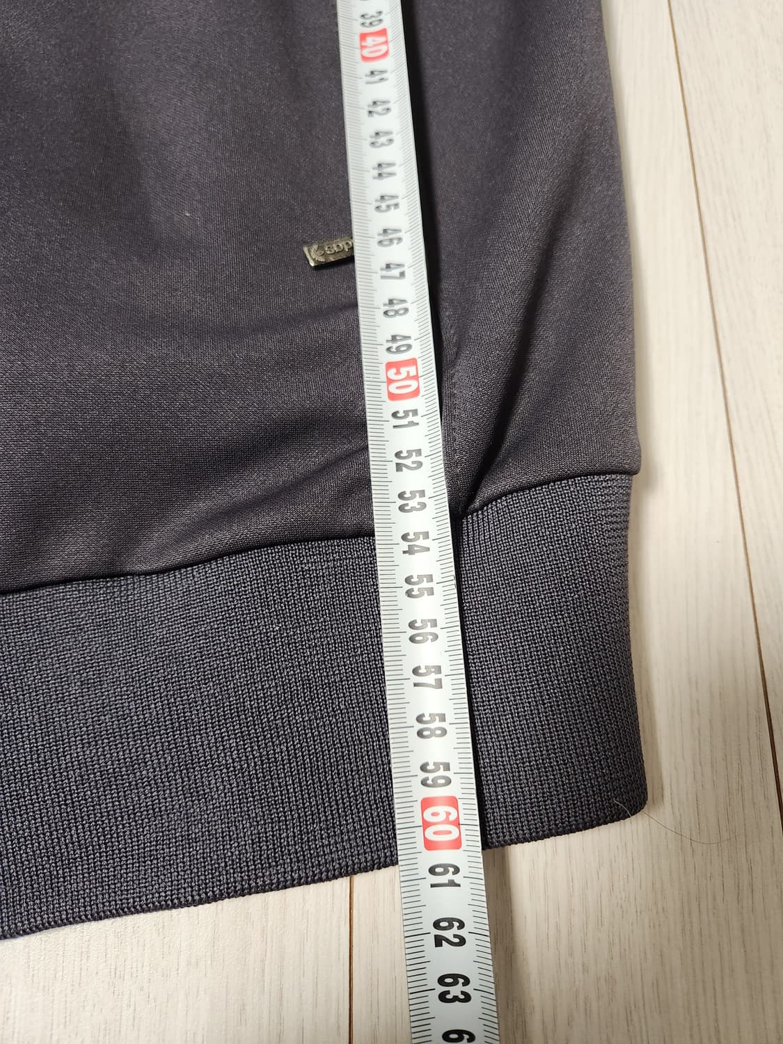 아디다스 유로파 트랙 자켓 져지 L

아디다스 트랙 자켓입니다.

- 색 상품이미지3