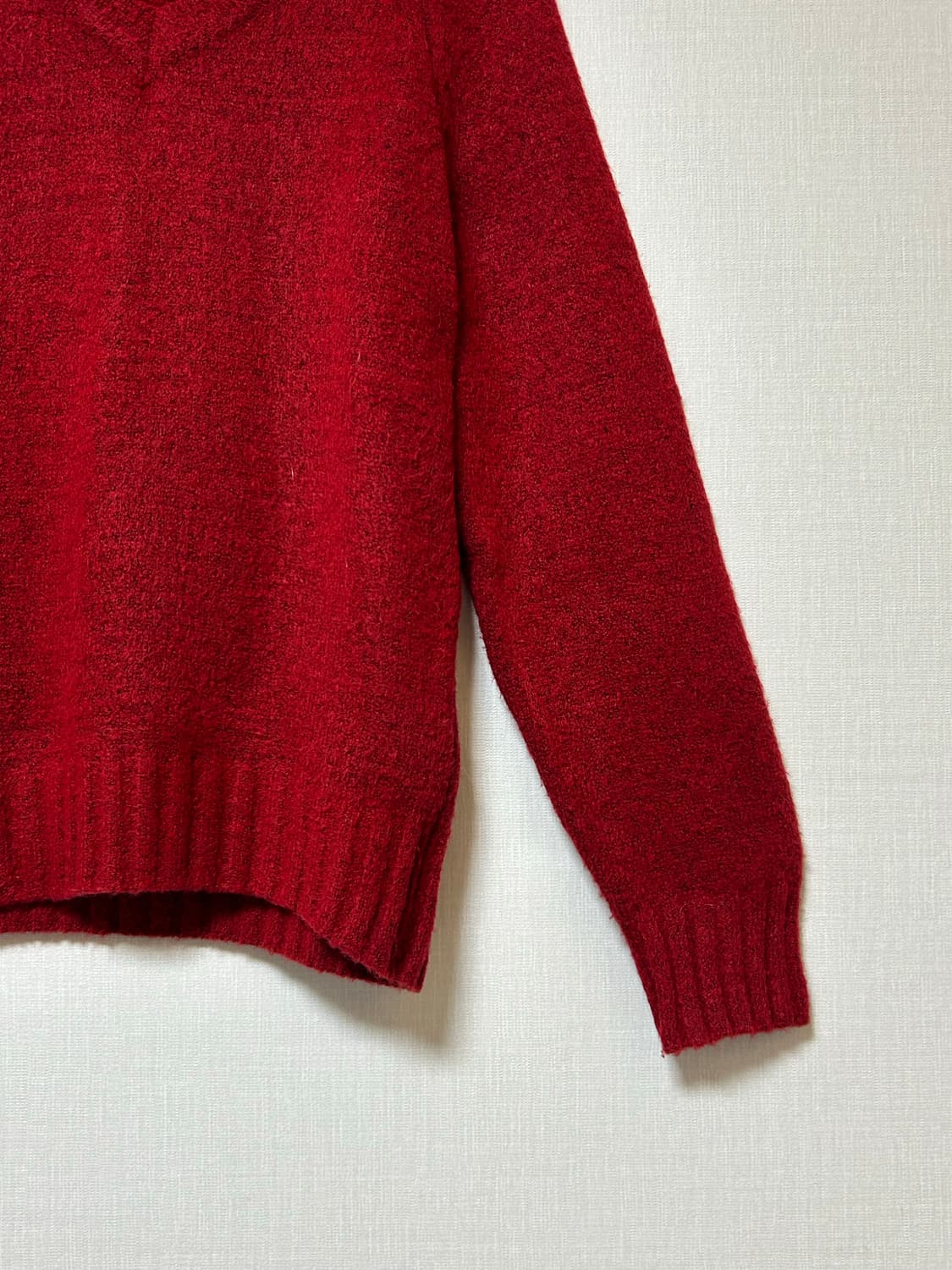 레드 브이넥 니트 상품이미지6