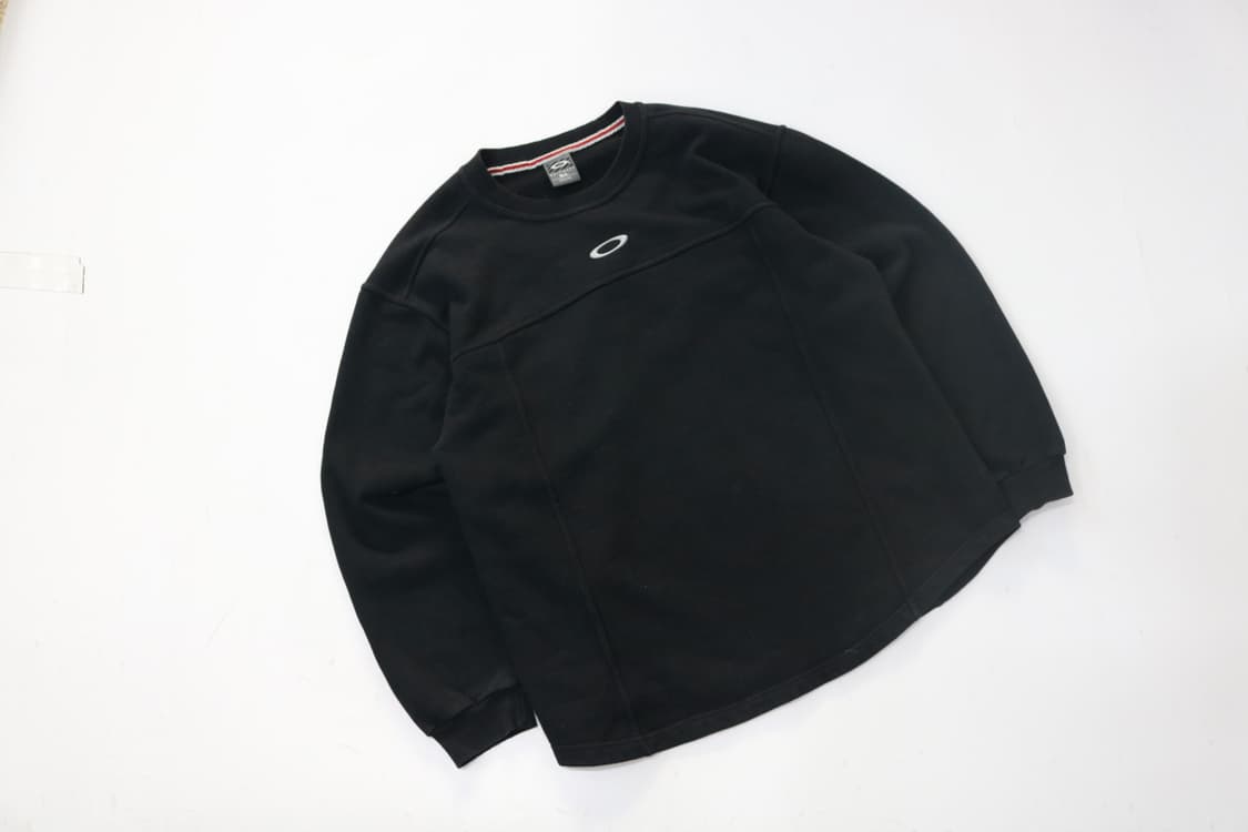 오클리 빈티지 소프트웨어 블랙 센터 로고 맨투맨 상품이미지3