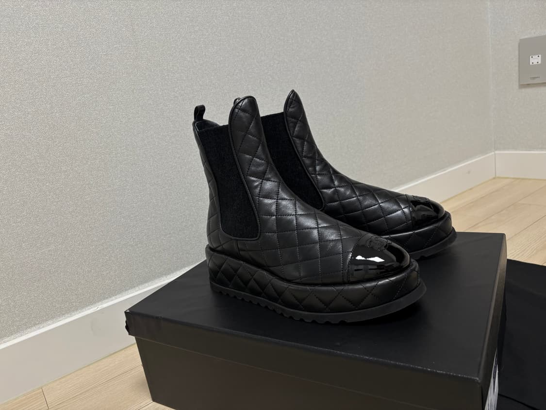 샤넬 램스킨 플랫폼 퀄팅 레더 앵클부츠 37 상품이미지1