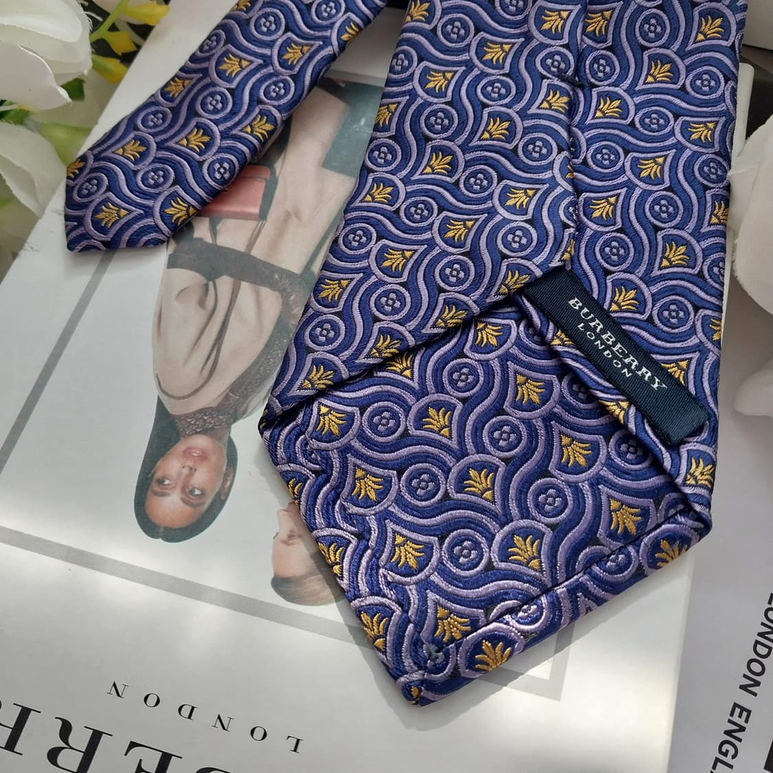 버버리 실크 퍼플 자카드 넥타이 9.5cm A+등급 K1310
 상품이미지6