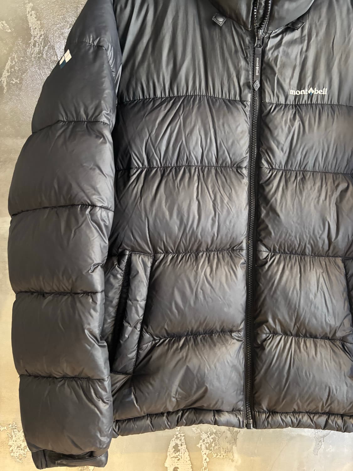 몽벨 블랙 미니로고 패딩 L 상품이미지3