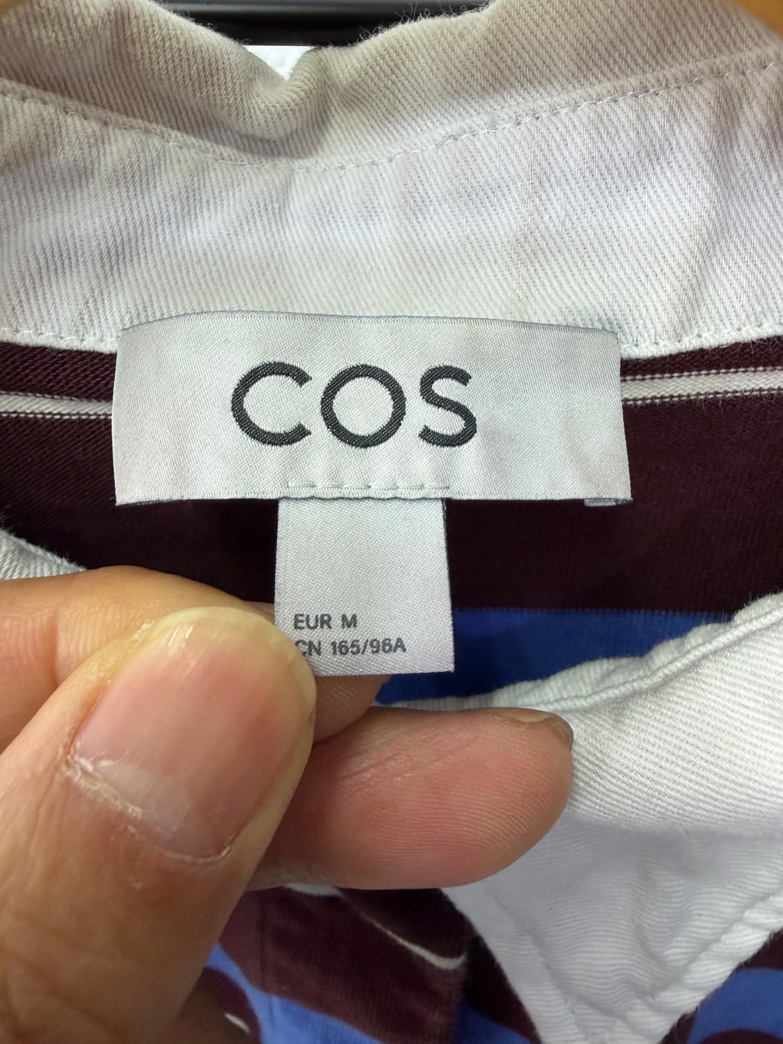 정품) COS 코스 남성 오버핏 스트라이프 럭비 카라티 M 상품이미지6