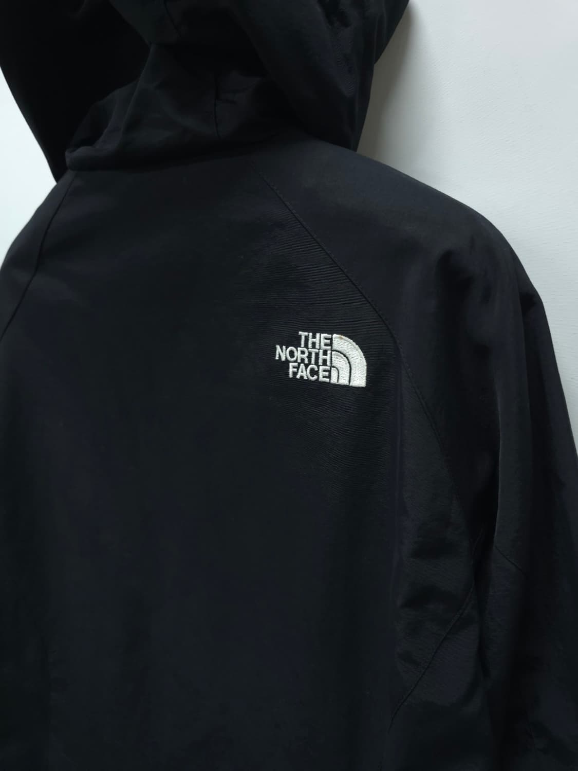 [노스페이스] 여성용 블랙 후드 바람막이 (90사이즈) 상품이미지7