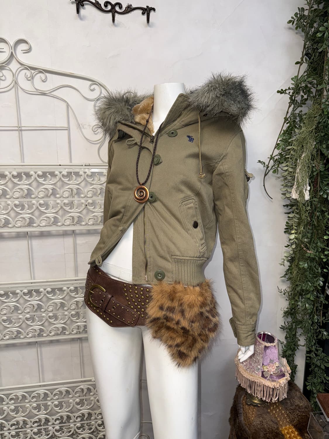 Abercrombie khaki faux fur bomber jacket 상품이미지2