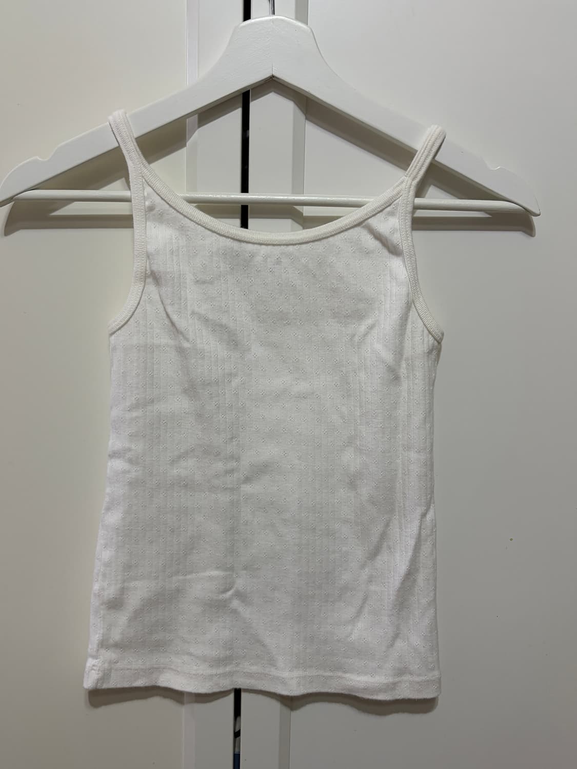 브랜디멜빌 화이트 펀칭 슬리브리스 상품이미지3