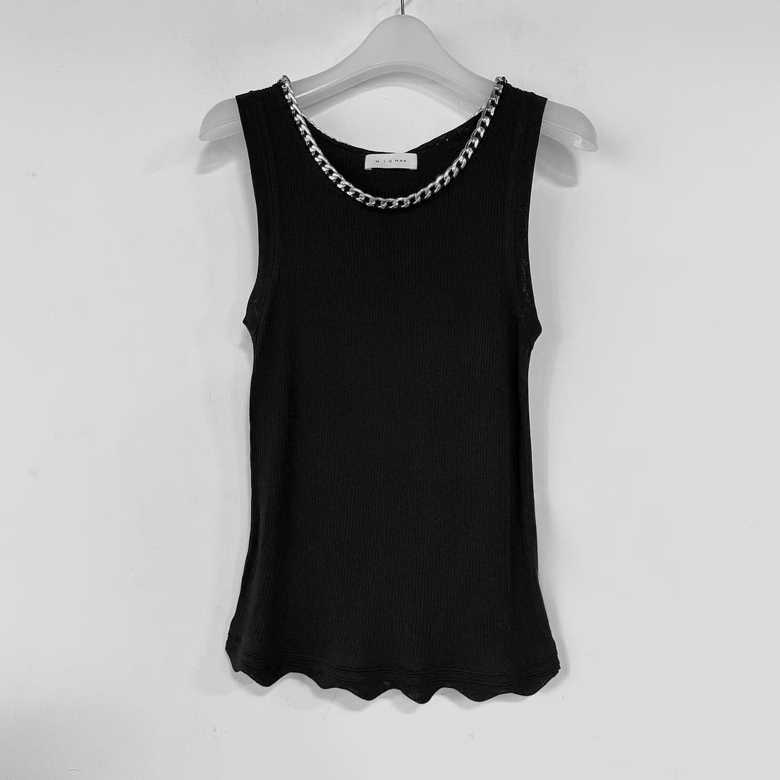 미샤 체인 장식 슬리브리스 니트 탑 상품이미지1