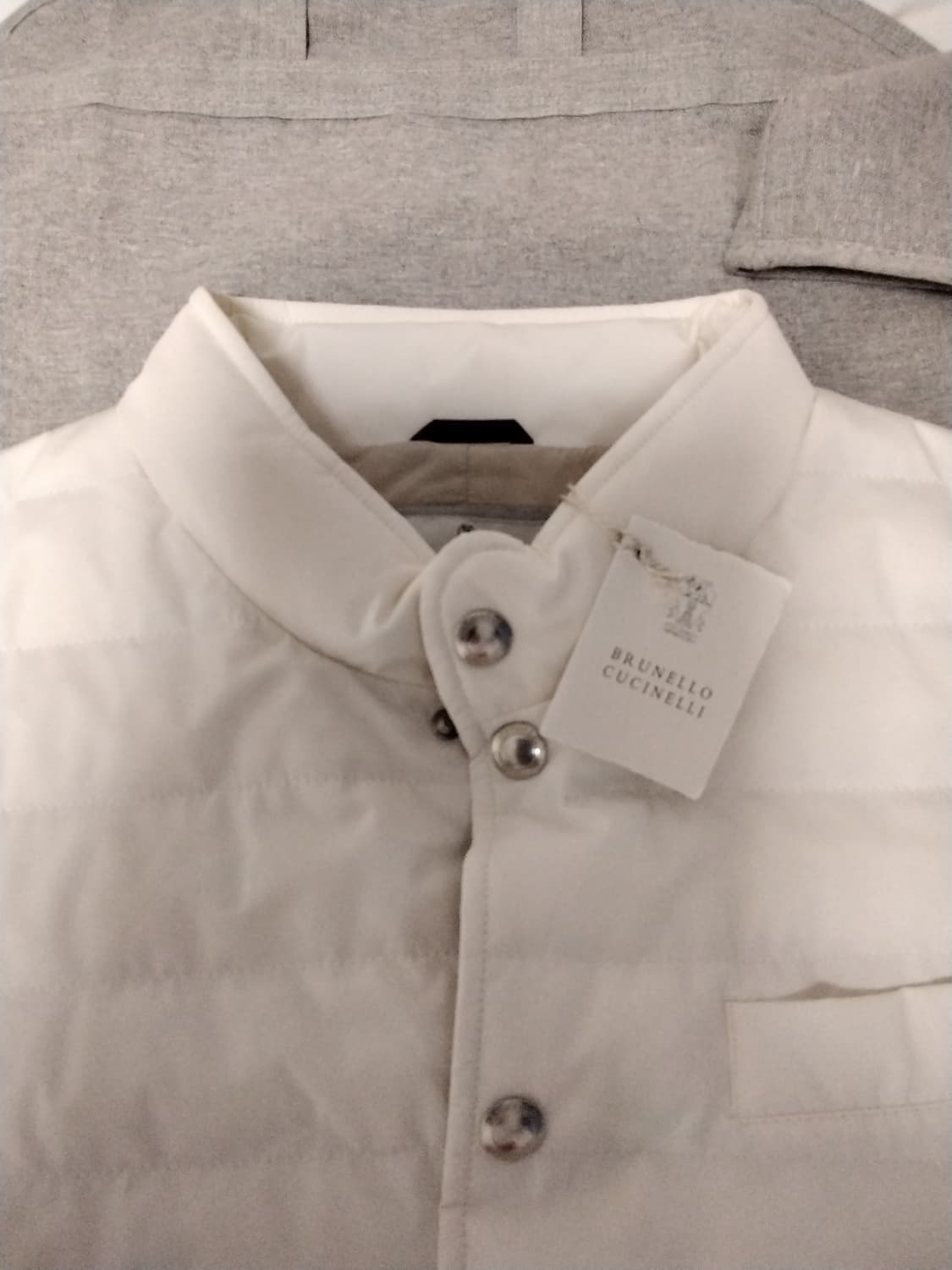 새상품 브루넬로 쿠치넬리  패딩조끼 L  상품이미지9