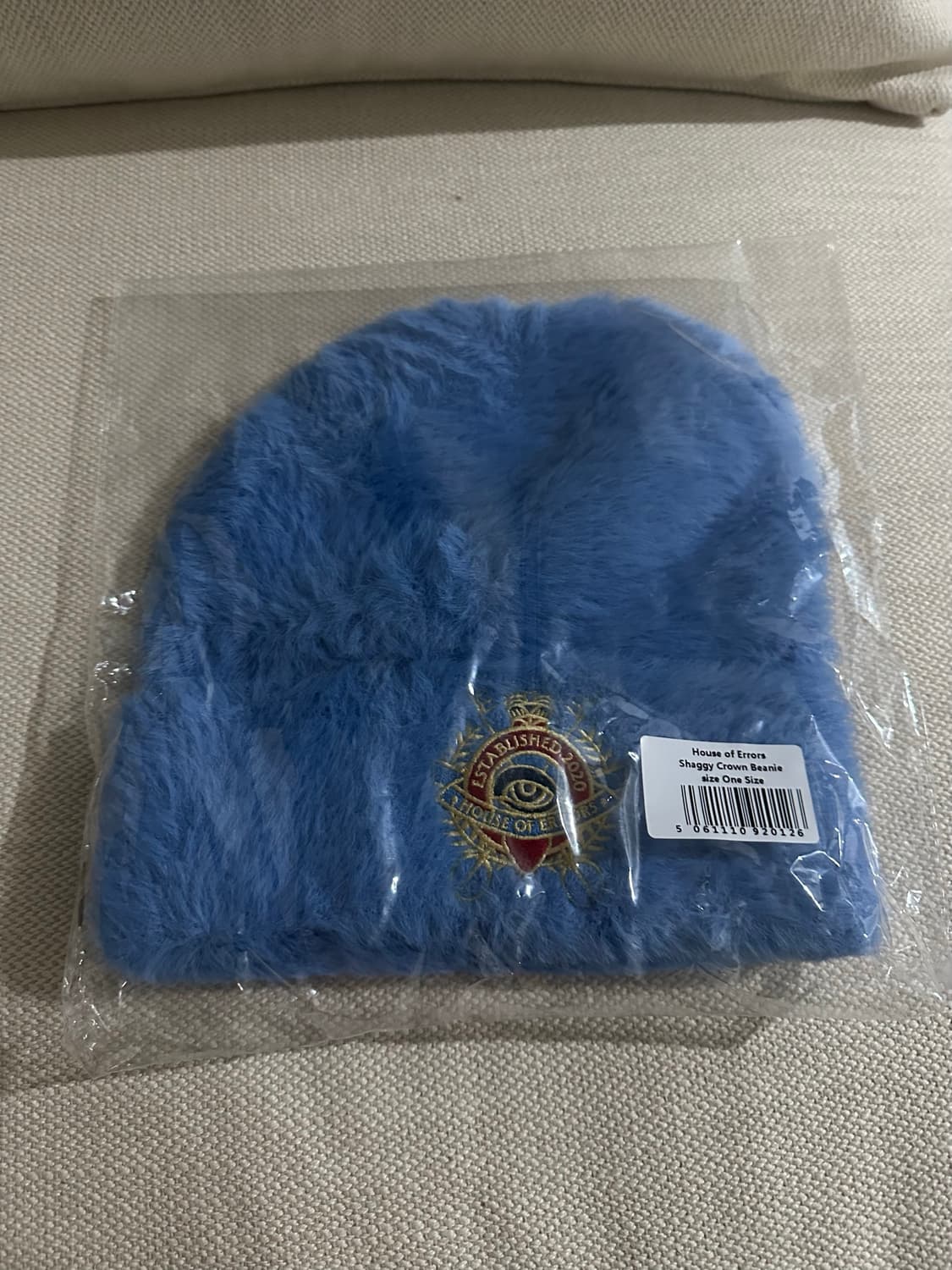 SHAGGY CROWN BEANIE IN BLUE 상품이미지1