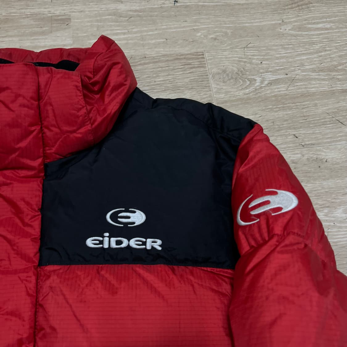 아이더 윈드스토퍼 구스다운 700 투톤 배색 패딩 [레드] L/100 상품이미지4