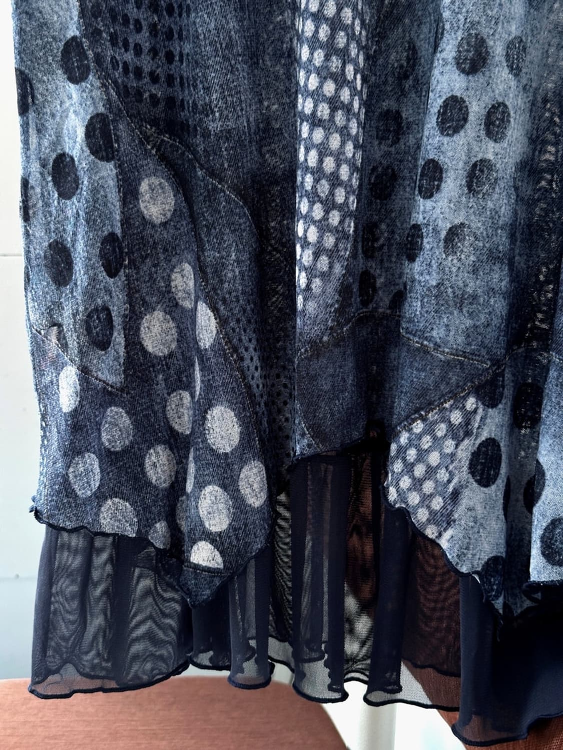 Sheer fabric fake layered sleeveless top 상품이미지9