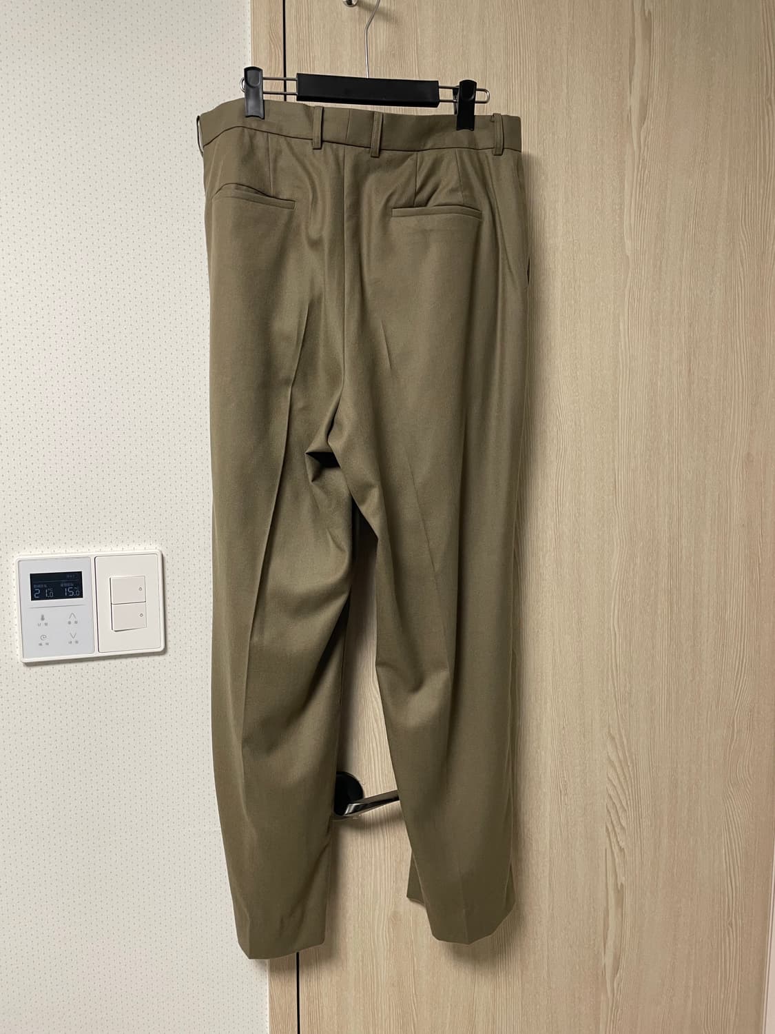 브라운야드 카키 울 슬랙스, 3사이즈 택달린 새상품 상품이미지2