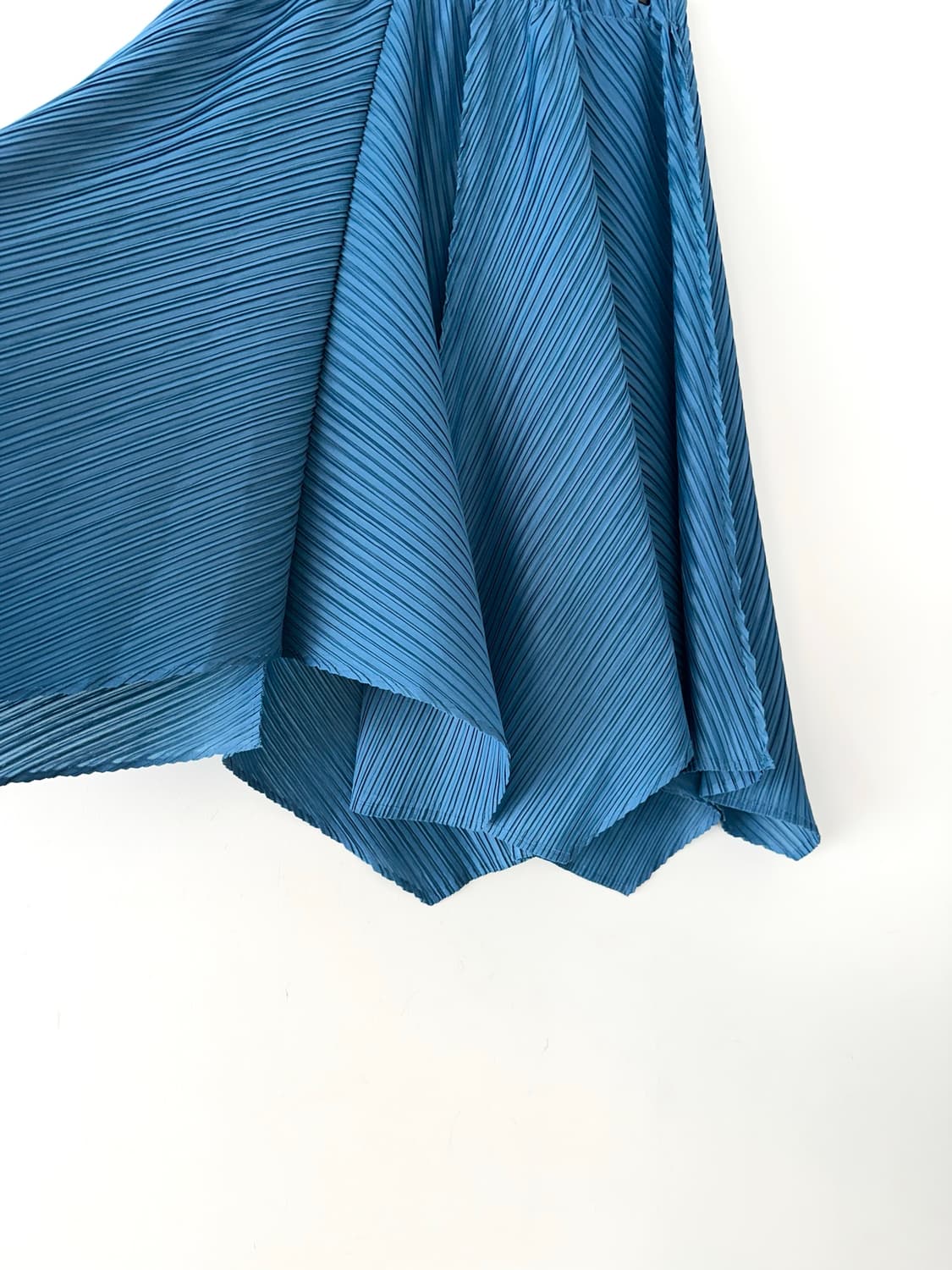 Pleats asymmetric skirt / blue 상품이미지3