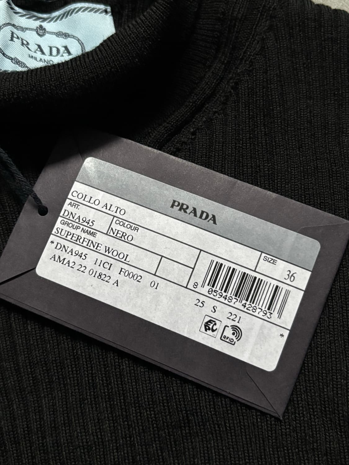 Prada 프라다 블랙 터틀넥 울 니트  상품이미지9