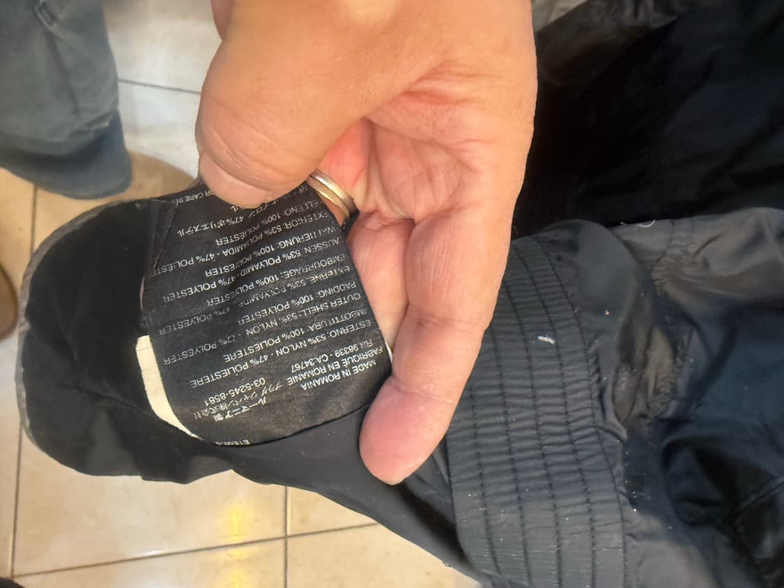 50/100-105 정품 프라다 경량패딩 팝니다 상품이미지6