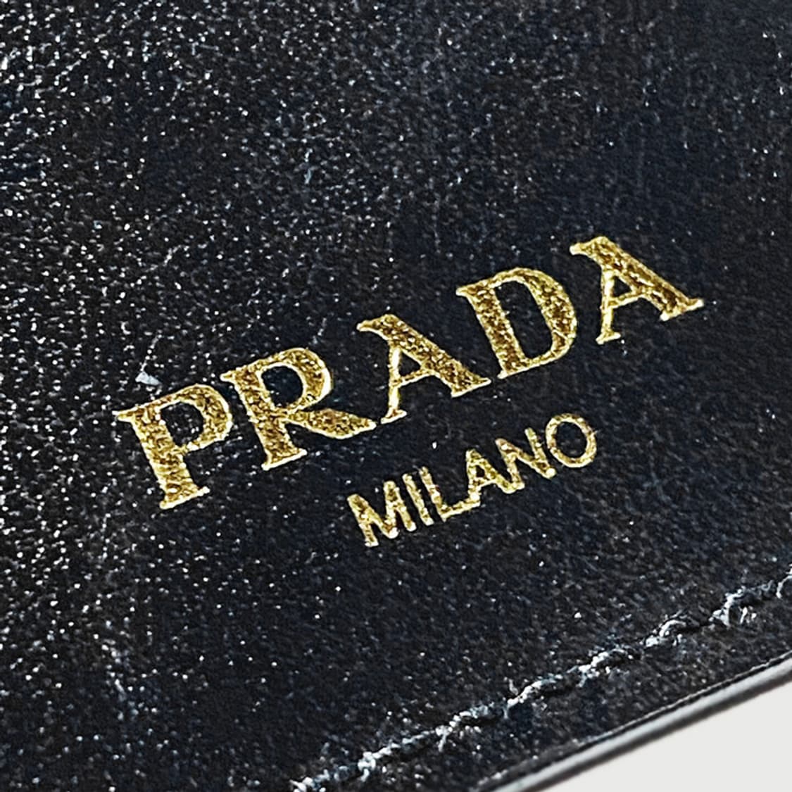 [정품] PRADA 프라다 비텔로 무브 트라이앵글 플레이트 컴팩트 반지갑 상품이미지8