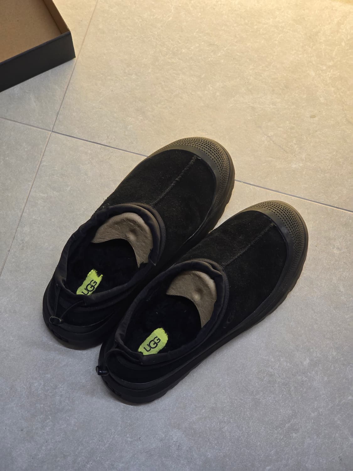 UGG 어그 타스만 웨더 하이브리드 블랙 상품이미지2