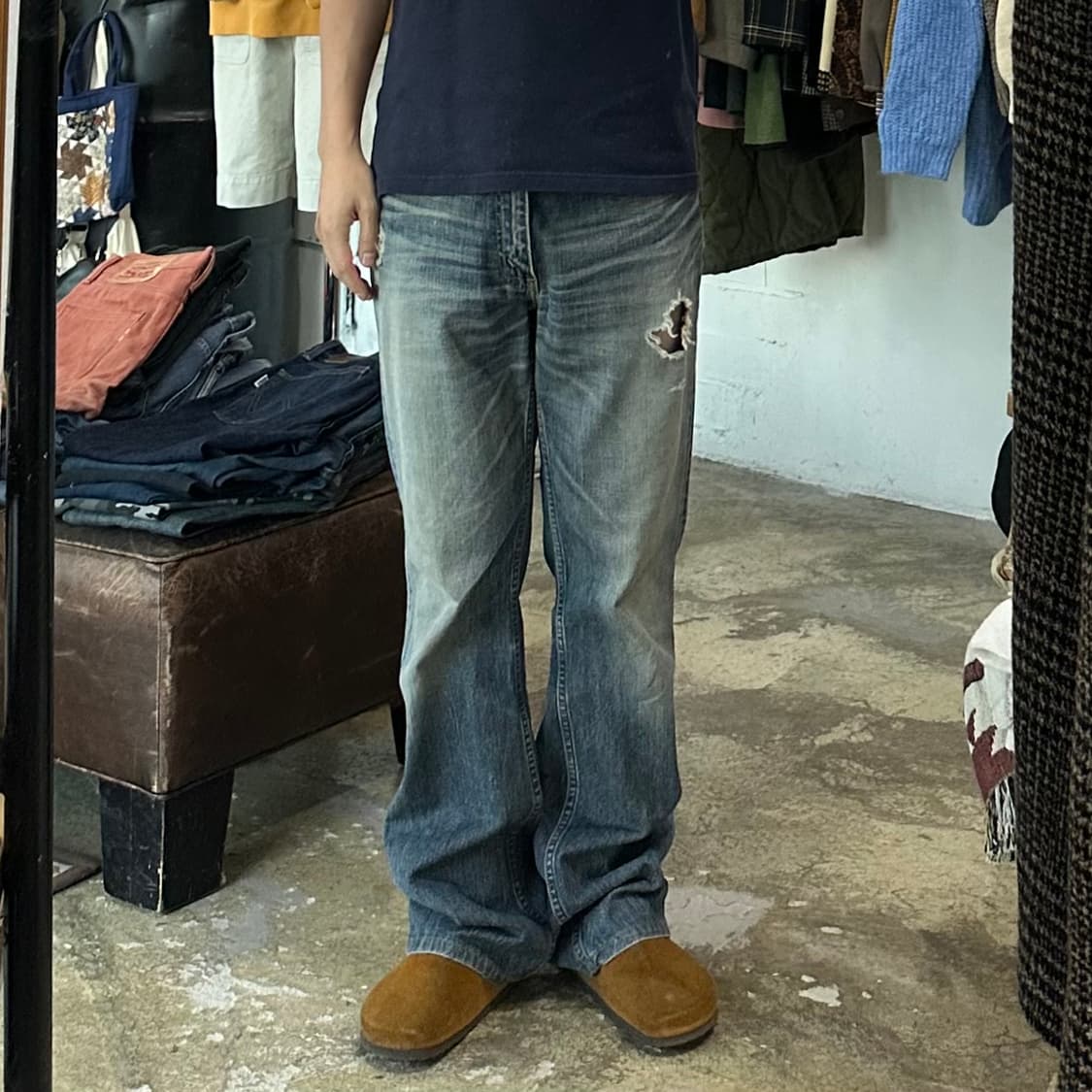 (착용컷) 리바이스 507 부츠컷 진 (남성용 33.5) 상품이미지3