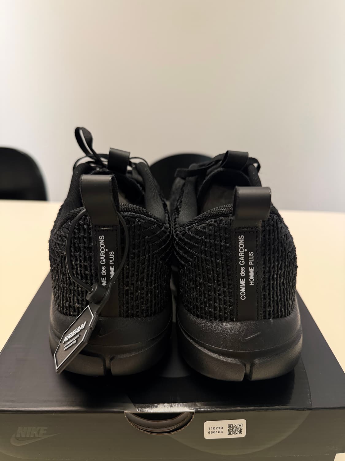 나이키 x 꼼데가르송 옴므 플러스 에어 리주버네이트 블랙 화이트 285 상품이미지3