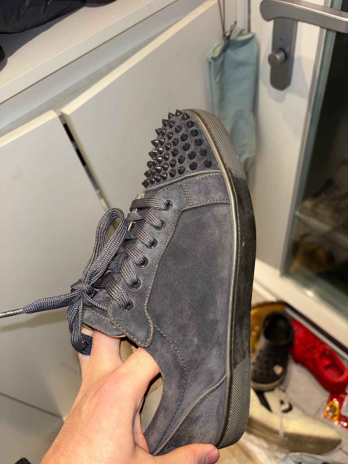 크리스챤 루부탱 스파이크 울라토 로우 42>43사이즈로 교환 합니다 상품이미지2