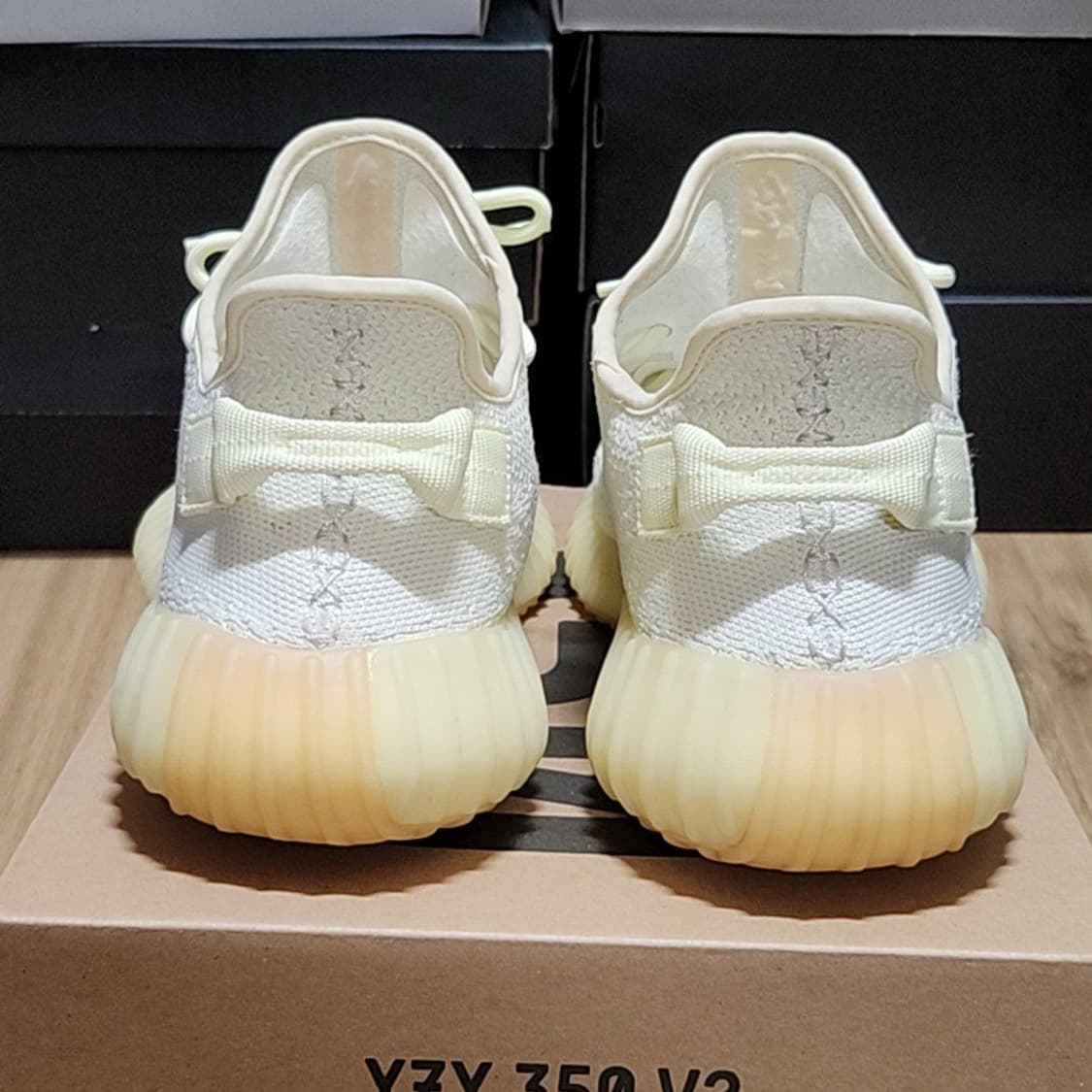 아디다스 285 이지부스트 버터 상품이미지5