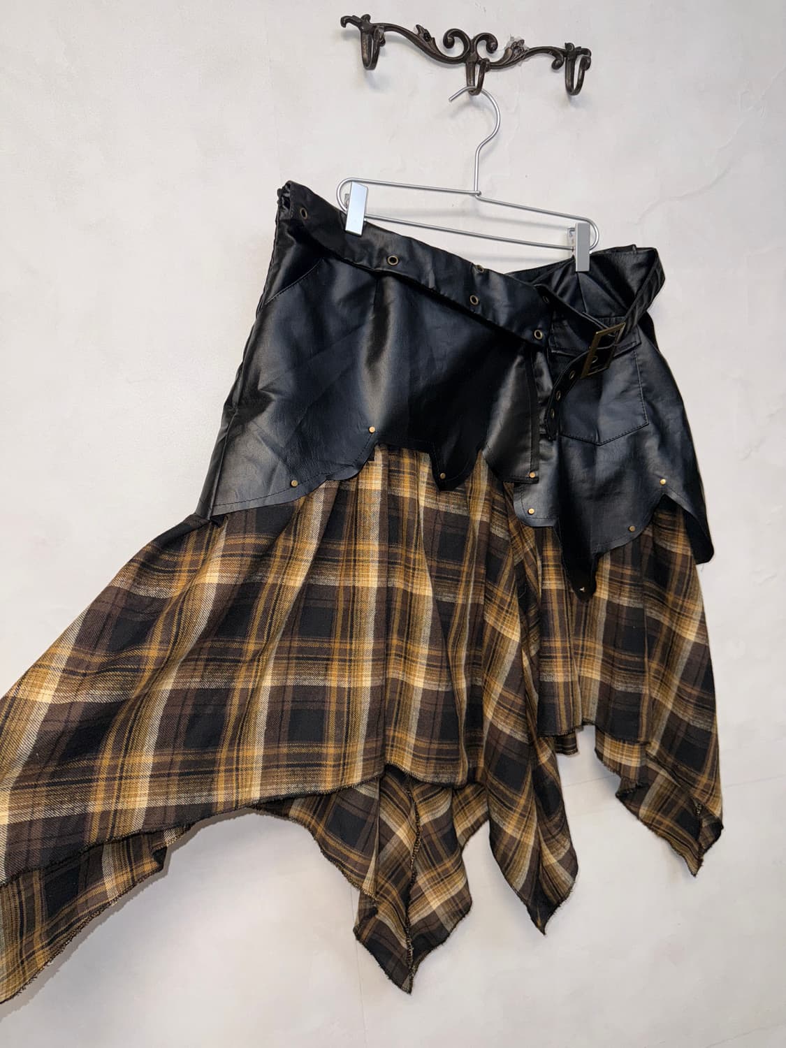 Brown check unbalanced layered skirt 상품이미지1