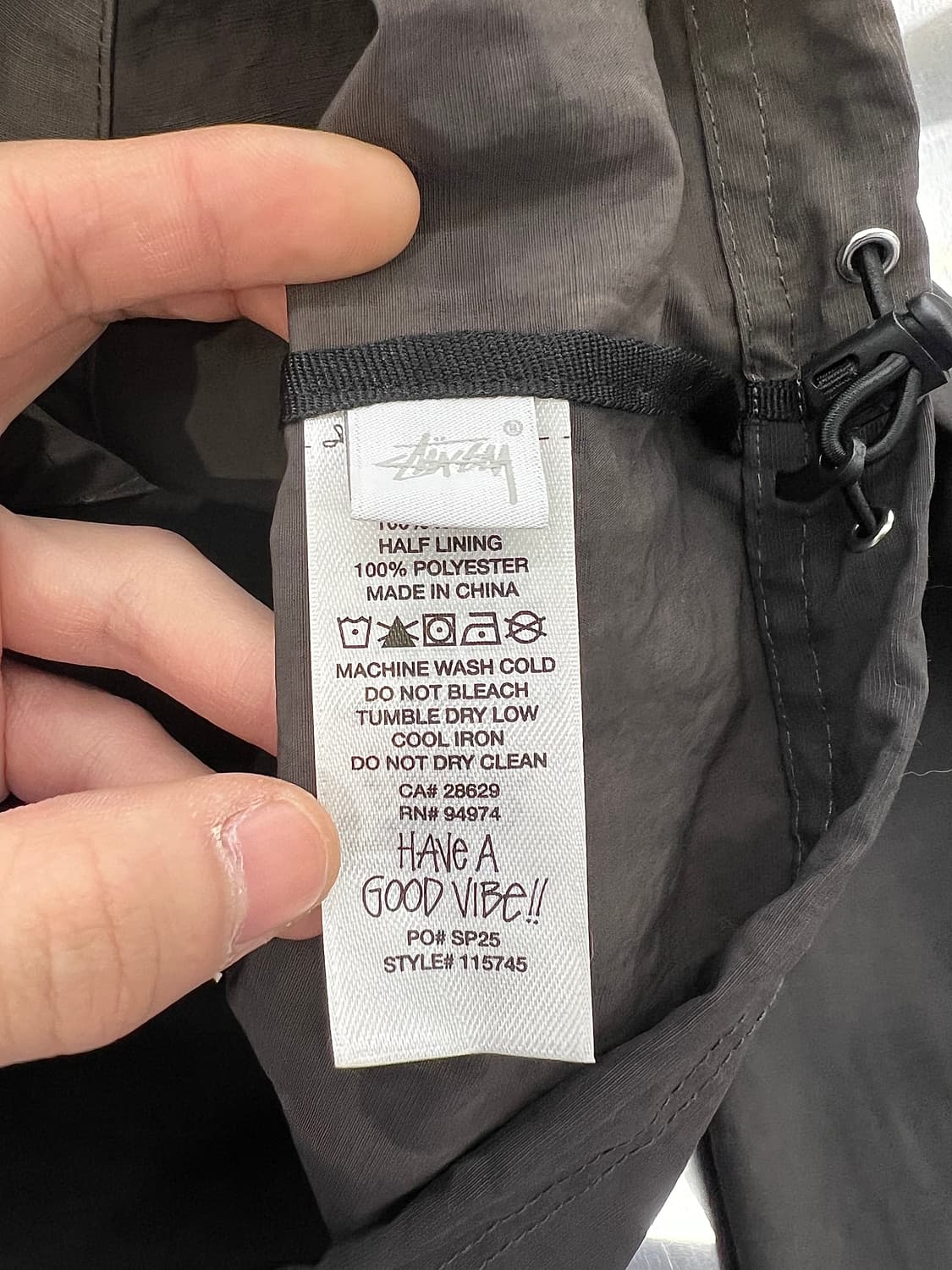 스투시 24FW 블랙 비치 쉘 웨이브 다이 자켓 상품이미지8